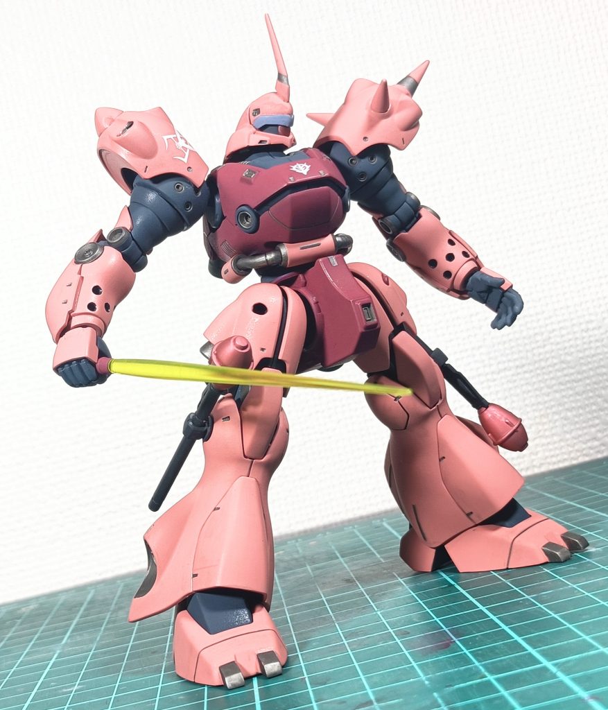 ビームサーベル持たせる時に、サーベルのディテールが腿に残ってるのがモヤッとしたのでやった次第であります。。