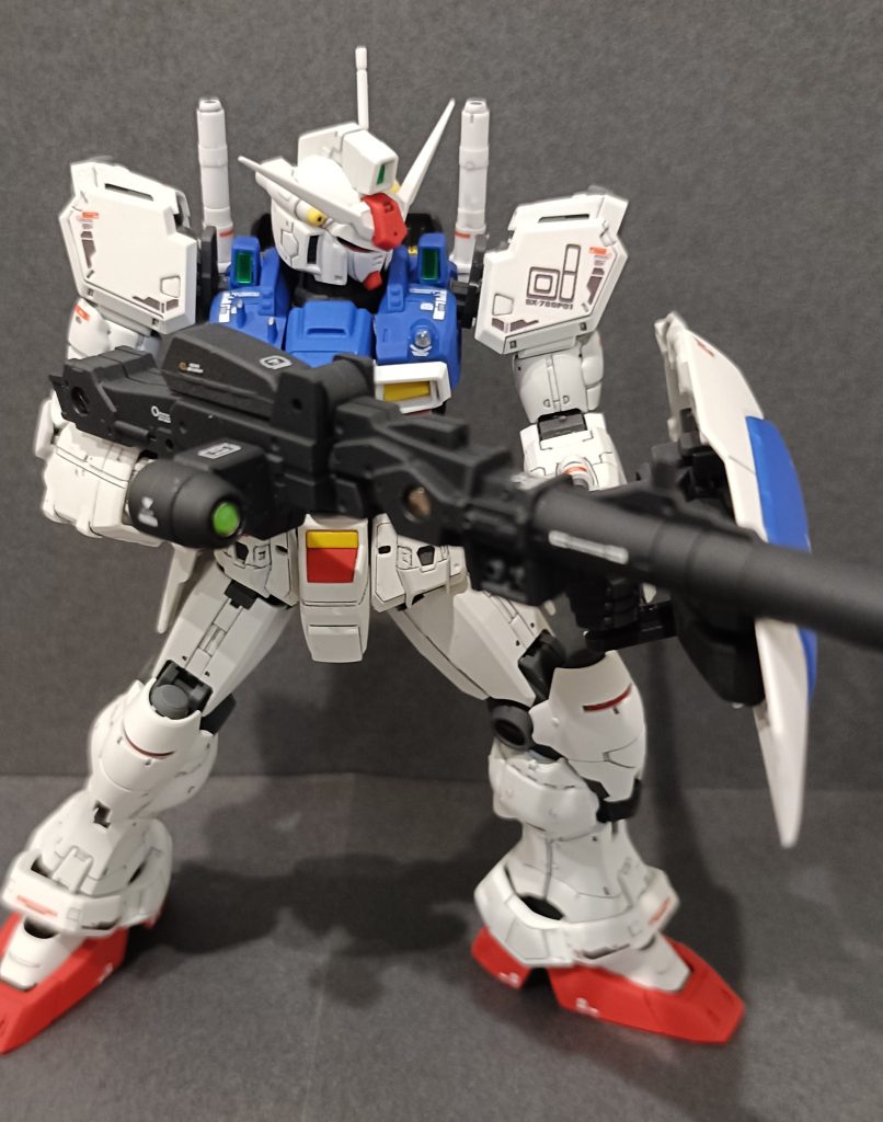 30mmのライフルにGP01の予備エネルギーパックを取り付け、ビルダーパーツのジョイントでスコープを作りました