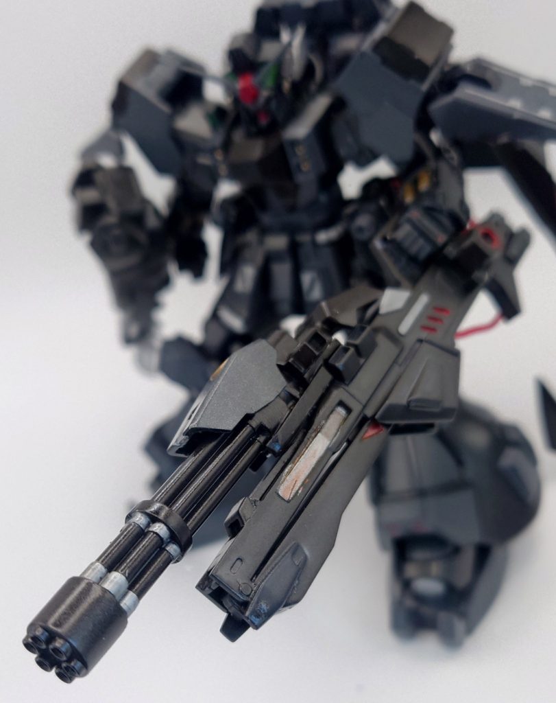 ◎オクスタンキャノン【六連装ガトリング】　　オクスタンキャノン上部に設置された実弾用ガトリング。徹甲弾等の各種弾頭を発射する。