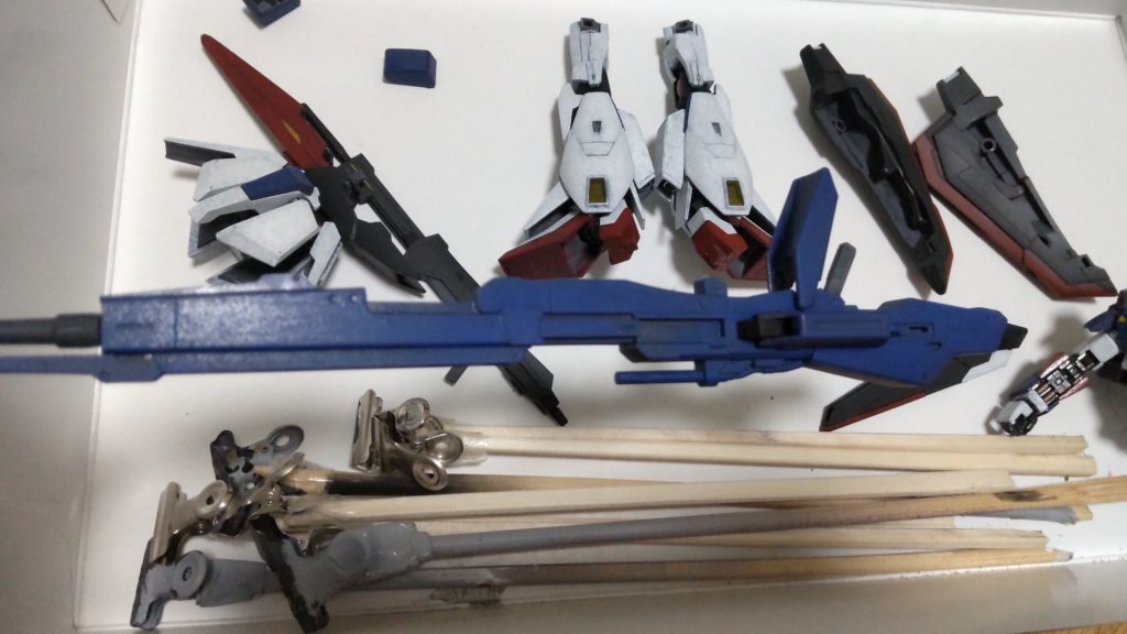 でもツヤ消しスプレーがあれば大丈夫。