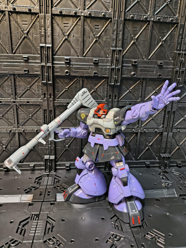 今作も水性エアブラシ全塗装です😊光沢グラデーションしたのですが…重ね過ぎました。写真だと全く分からんです。皆さん塗装中の飲酒は控えめに！！