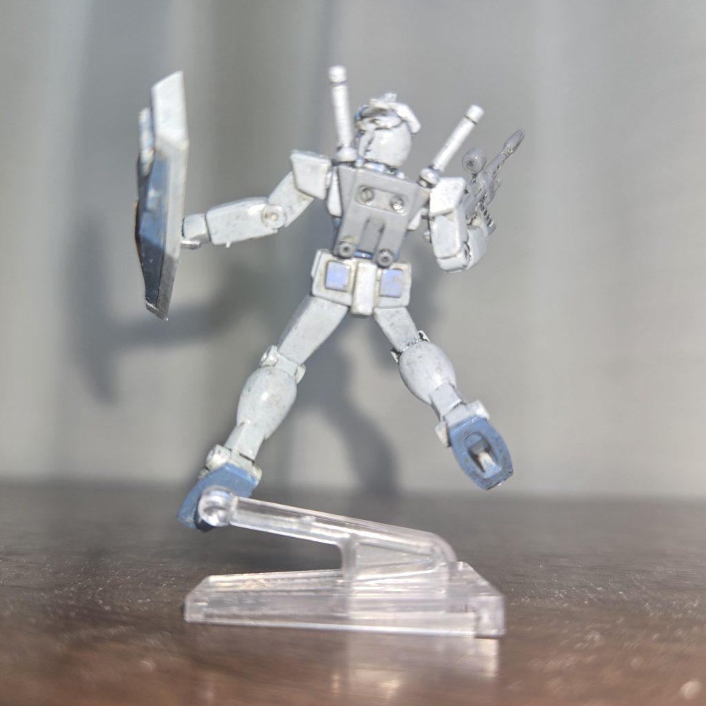 後ろ姿は何か寂しげデス