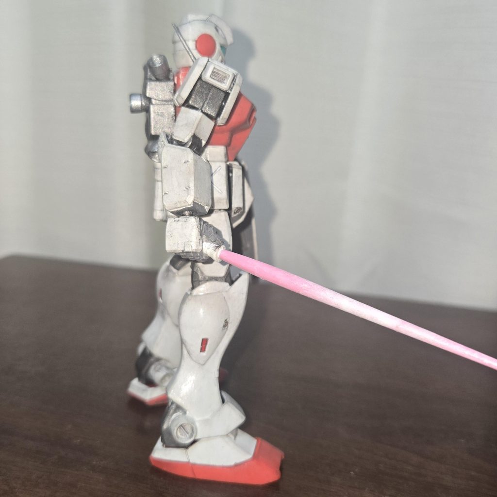 今回は、ビームサーベルのグラデーション塗装に一番こだわりました😁他はいつもの筆塗り全塗装からのウェザリング仕上げです‼️