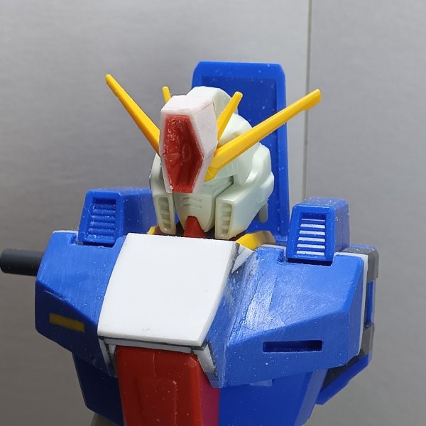 ＲＰカッターが届いたので早速使用してみたのですが、今までは定規とフツーのカッターを使って切り出していたので、この角度の付いたプラ板を8枚も切り出すと１時間くらいかかっていましたが、ＲＰカッターなら5分で切り出せました仕事が早く精度の高いプラ板が素早く大量生産できるこの道具はもう手放せないですねさらに頭部の目つきが悪くなるようにヘルメットがを下げる加工をして悪人ヅラっぽくなるようにしてやりました（4枚目）