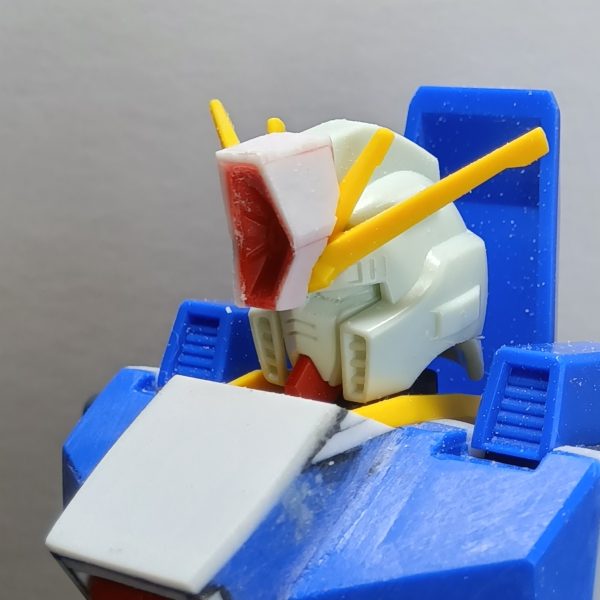 ＲＰカッターが届いたので早速使用してみたのですが、今までは定規とフツーのカッターを使って切り出していたので、この角度の付いたプラ板を8枚も切り出すと１時間くらいかかっていましたが、ＲＰカッターなら5分で切り出せました仕事が早く精度の高いプラ板が素早く大量生産できるこの道具はもう手放せないですねさらに頭部の目つきが悪くなるようにヘルメットがを下げる加工をして悪人ヅラっぽくなるようにしてやりました（5枚目）