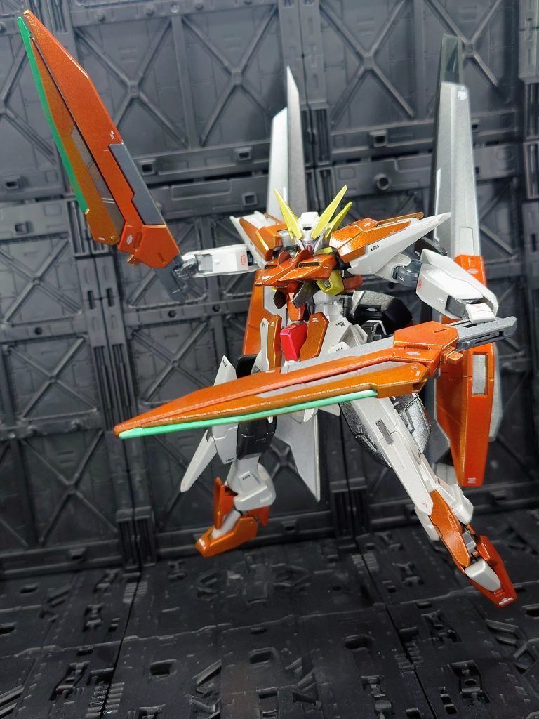 ＧＮソードライフル結構大きいんですが肩の保持力が強くてしっかり構えてくれるのでポージング楽しい😆