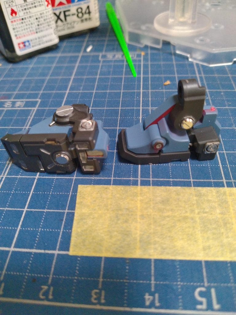 足裏にネオジム磁石3mmを埋込んで3mmディテールパーツを取り付け