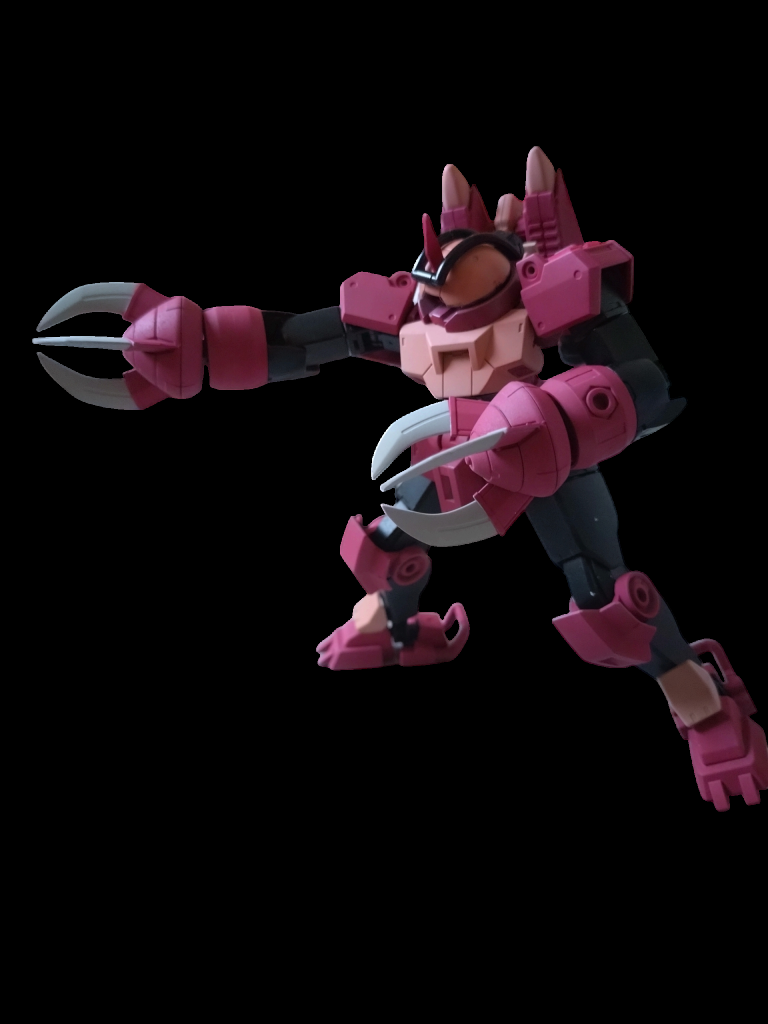 腕部のクローは敵を貫くだけではなく、ビームも発射可能