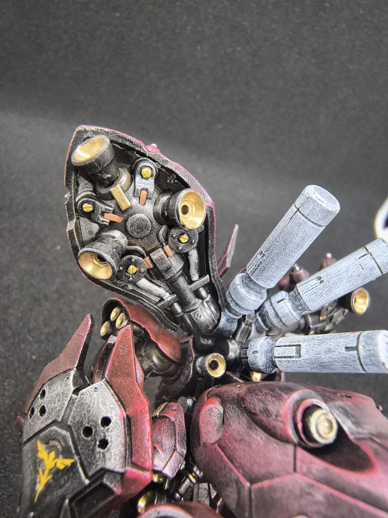 バーニア各部はゴールドの4アーティストマーカーで。 