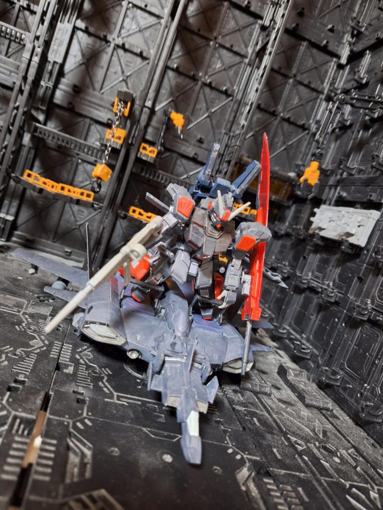 ちなみにコアファイターは旧キット1/144コアブースターのもので分離可能です。また、もう１つの旧キット１/144コアブースターは、ガンプラ好きの甥っ子にプレゼントしました。