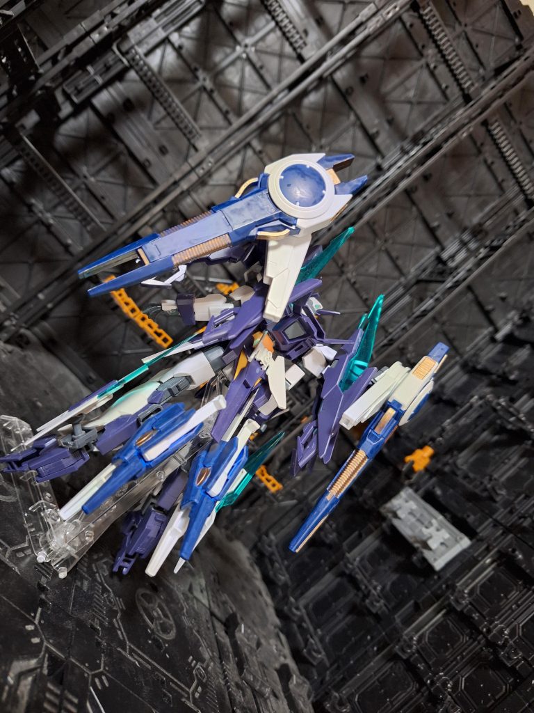 ただし、取り替えでなく、元のパーツをつけたままアルティメス化したく試行錯誤しました。