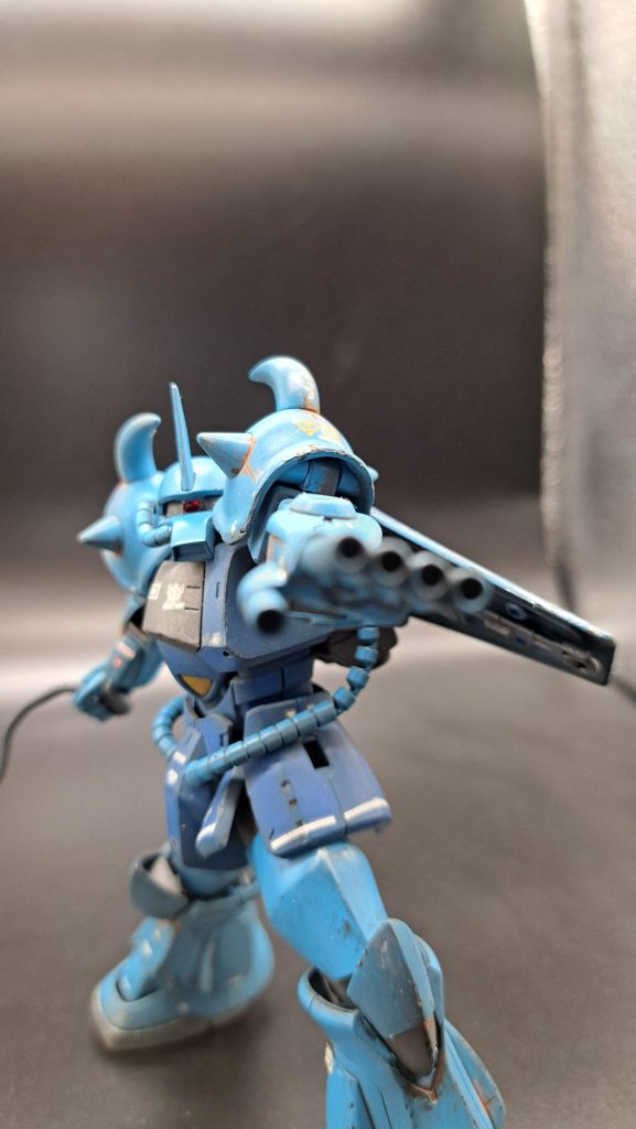 アクションポーズ所々パステルカラーをヤスリで粉にして擦り付けてます