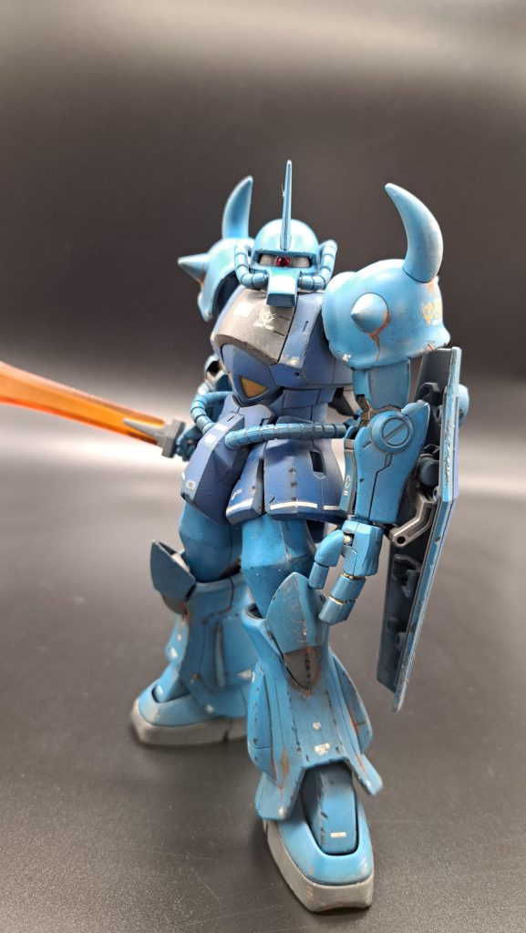 たちんぼモノアイは友人からおすすめされたスワロフスキー?というおしゃんなジュエリー用のガラス加工が得意な会社のラインストーンを使ってみました。めちゃくちゃ光を拾ってくれるのでとても気に入っております。