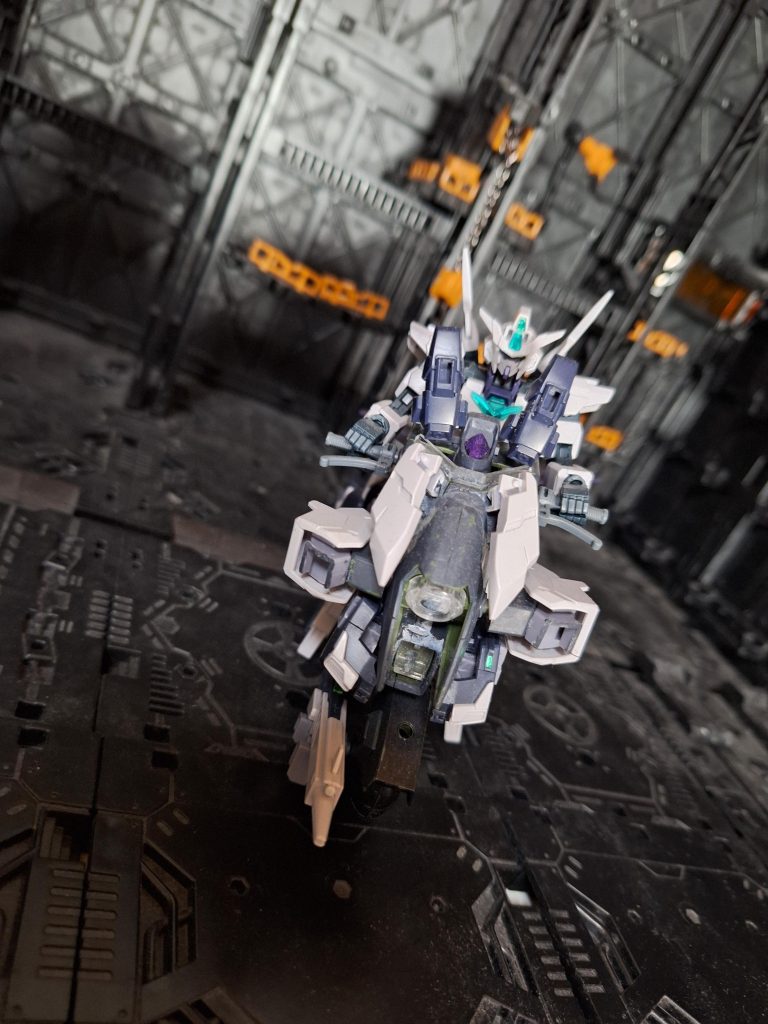 フロントカウルからアッパーカウルをもうちょっとZZ-R1100みたいにならないかと試行錯誤しました。