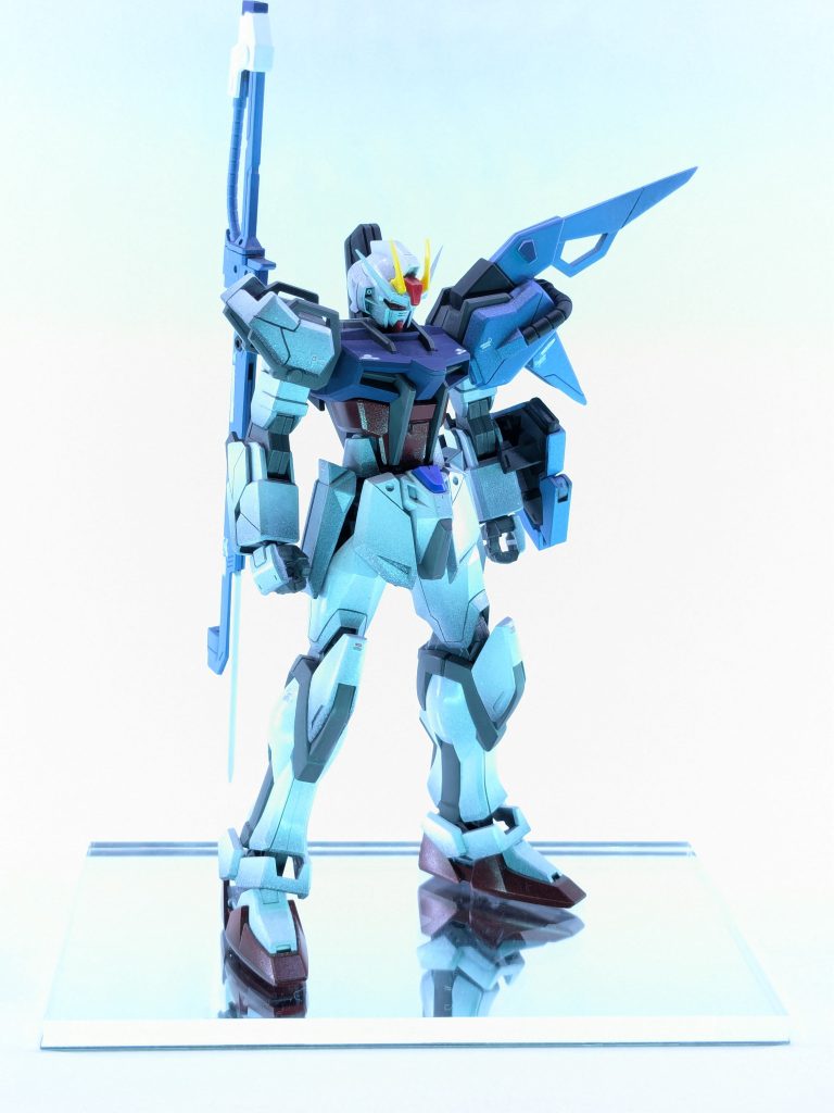 まずはソードストライクから。ストライカーパック本体はRGから流用。