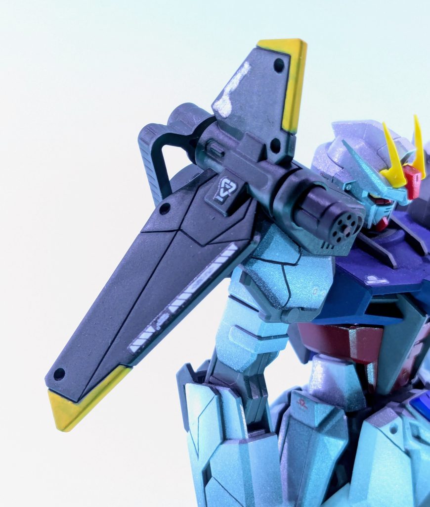 ランチャーストライクの肩部のスジボリがうまくできたんですが緑が濃くてあんま目立たない(zaku-kao9)