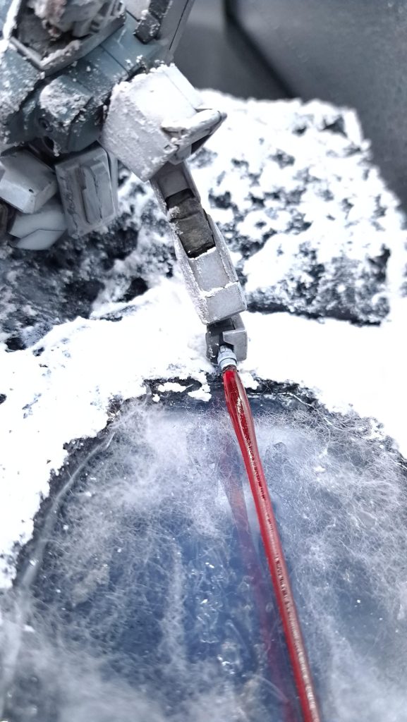 肝心のお風呂はリアリスティックウォーターを使用しました。このくらいの深さならとても使いやすい素材でした。ついでに雪の部分はタミヤのテクスチャーペイント