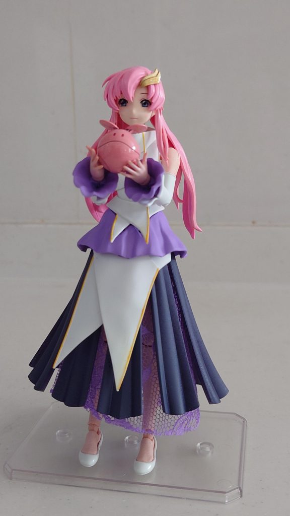 手足や首の長さ、ゴツさがちょっと気になったので30msとミキシングして改造してます!スカートも厚ぼったい感じがしたので半分レースで作成しました