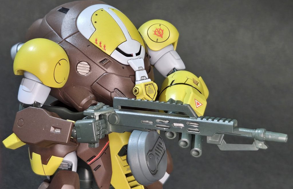 手持ち武器で重機関銃特にモデルはないですが赴くままにスクラッチしました　マガジンはジャンクにあったMGケンプファーのチェーンマインです