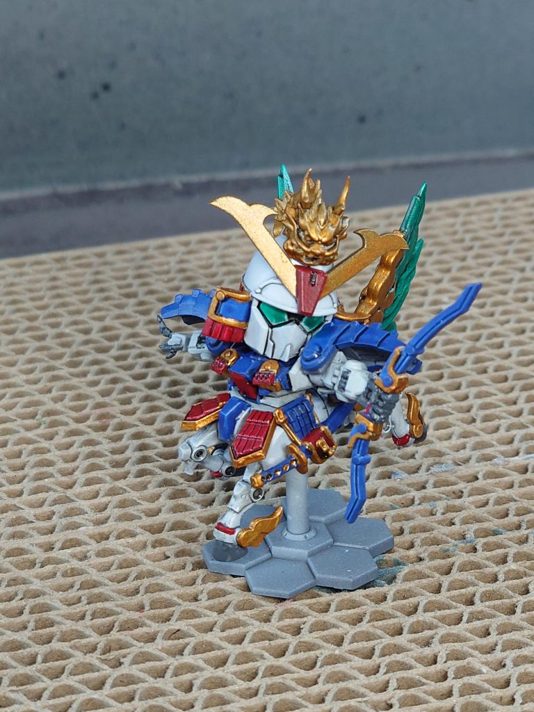 下地が何だったのか忘れるてしまいました。赤：シタデルカラー　メフィストンレッド青：シタデルカラー　マクラージブルー金：シタデルカラー　リトビューターアーマー白：ガンダムカラー　MSホワイト？黄緑：ガンダムマーカー　ガンダムメタグリーン墨入れ：タミヤエナメル　フラットブラック