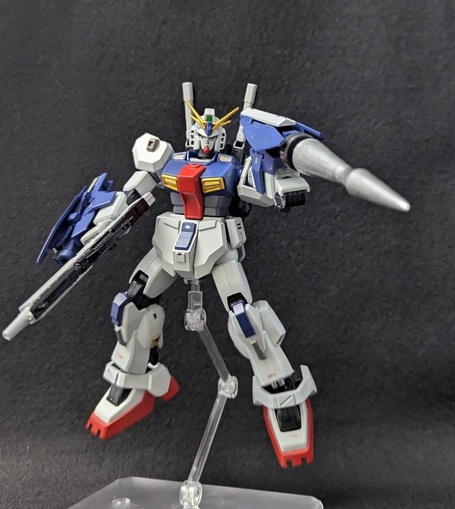 このヒートランサーは後のクロスボーンバンガードのショットランサーの始祖という設定ですこの時点では普通より丈夫なヒート兵器くらいのものなので実戦で使うには非力であったという事になってますF91のCVのショットランサーはなにやら新素材とか使ってるからMSを容易く貫くと設定に書いてましたしかも先端がマトリョーシカみたいになってて何発か飛ばすこともできるらしい…とんでもない物を作ってますねブッホ社さん