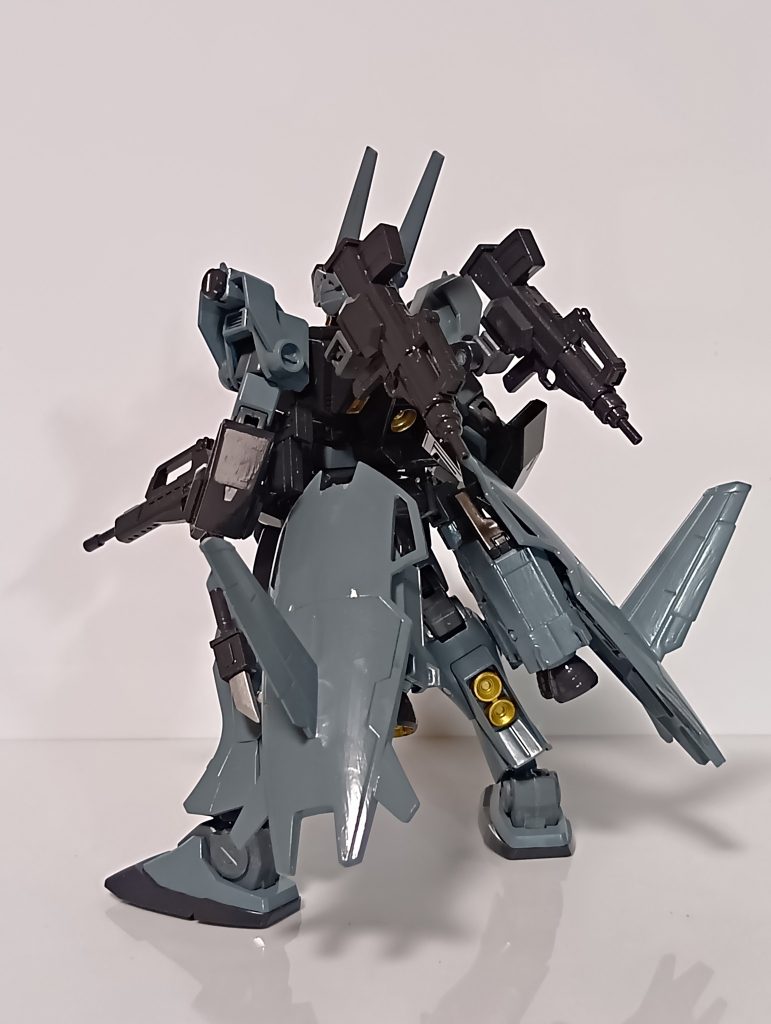 両手にジムライフルを装備し、より攻撃的な仕様。(ネタ的にはガンスィーパー仕様)