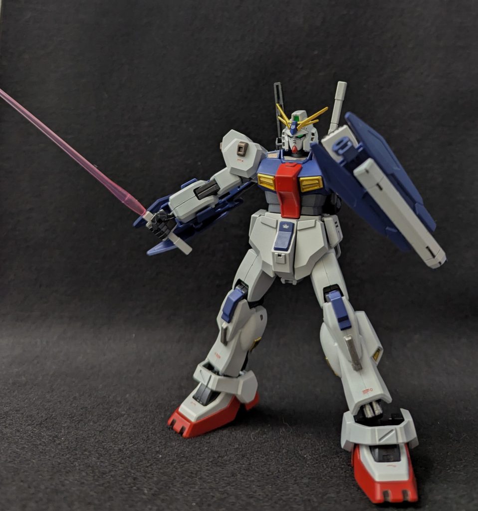 エコプラのマークIIとトリスタン、どちらも作りがかなり古いHGUCなので色んなところで聞いたとおり合わせ目多い、可動も厳しいプラモでしたですが造形はしっかりカッコいいですね顔なんかは新しいマークIIよりこっちのほうが好きかも最初は単にマークIIをトリスタン化するだけのつもりでしたが奇跡的なタイミングでビルドブースターマークIIが発売されたので構想を練り直しました