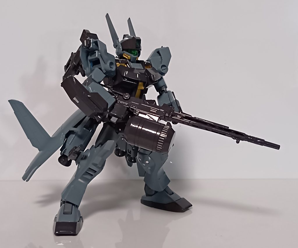 100mmマシンガンをベースに砲身を延長して装弾数を大幅に増やした支援砲を装備した火力支援仕様。(ネタ的にはガンインターセプター)