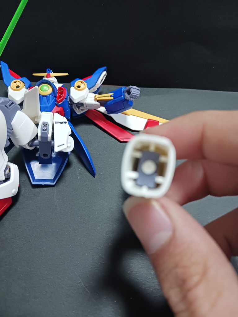 間接が綺麗にポッキリ、、、、(zaku-kao10)うっっっ、、、、(泣)それでは、、、、(泣)(zaku-kao9)