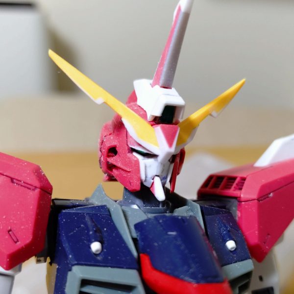 年内最後の作業は来年のコンペISPWC参加用の1/100再現、イモータルジャスティスの頭に捨てサフ吹きました✋️こちらは2.0フリーダムをベースにインジャ使える所は使っていきそれ以外はスクラッチ。「フリーダム」は消して「2.0のディテール」は残すコンセプトの予定でいきます。締切は5月中旬。また長期の製作になりますがよろしくお願いします🙇‍♂それでは良いお年を！（3枚目）