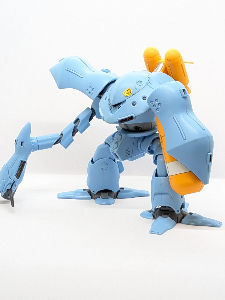 先行したアンディ機のイメージで左はハンドミサイルユニット装備です