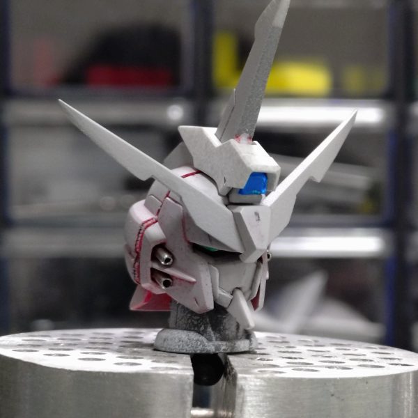 年内最後の作業は来年のコンペISPWC参加用の1/100再現、イモータルジャスティスの頭に捨てサフ吹きました✋️こちらは2.0フリーダムをベースにインジャ使える所は使っていきそれ以外はスクラッチ。「フリーダム」は消して「2.0のディテール」は残すコンセプトの予定でいきます。締切は5月中旬。また長期の製作になりますがよろしくお願いします🙇‍♂それでは良いお年を！（2枚目）