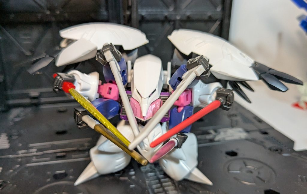 今年の思い出4 キュベレイが変形、組み合わせが楽しかったですね。単体でも威圧感があるプロポーションと、変形させるとシリーズのMAとも近いような面白いさもあり、楽しかった機体です。