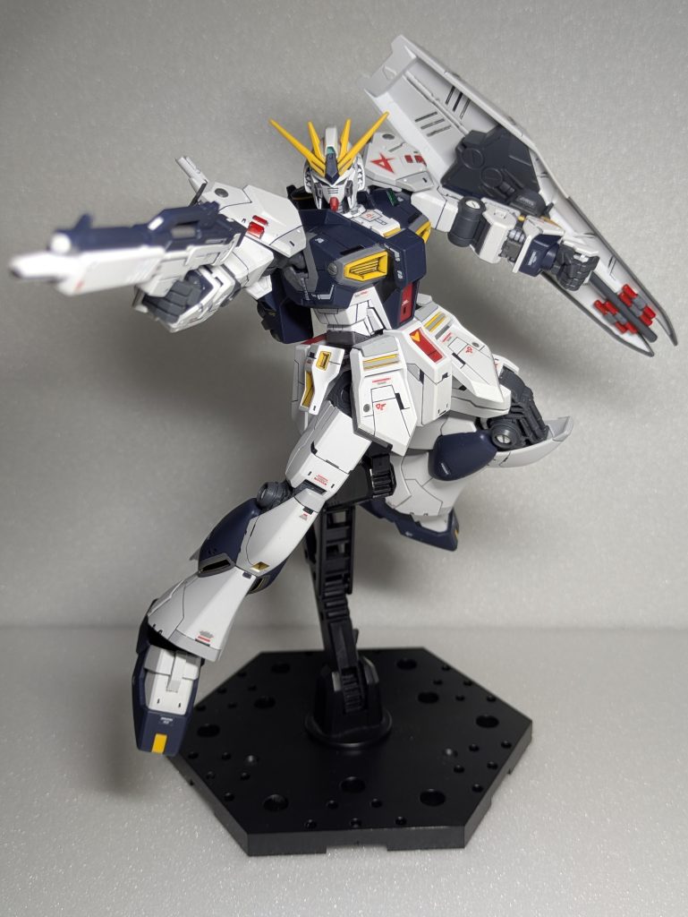 EGニューガンダム–5枚目/制作者：佐喜