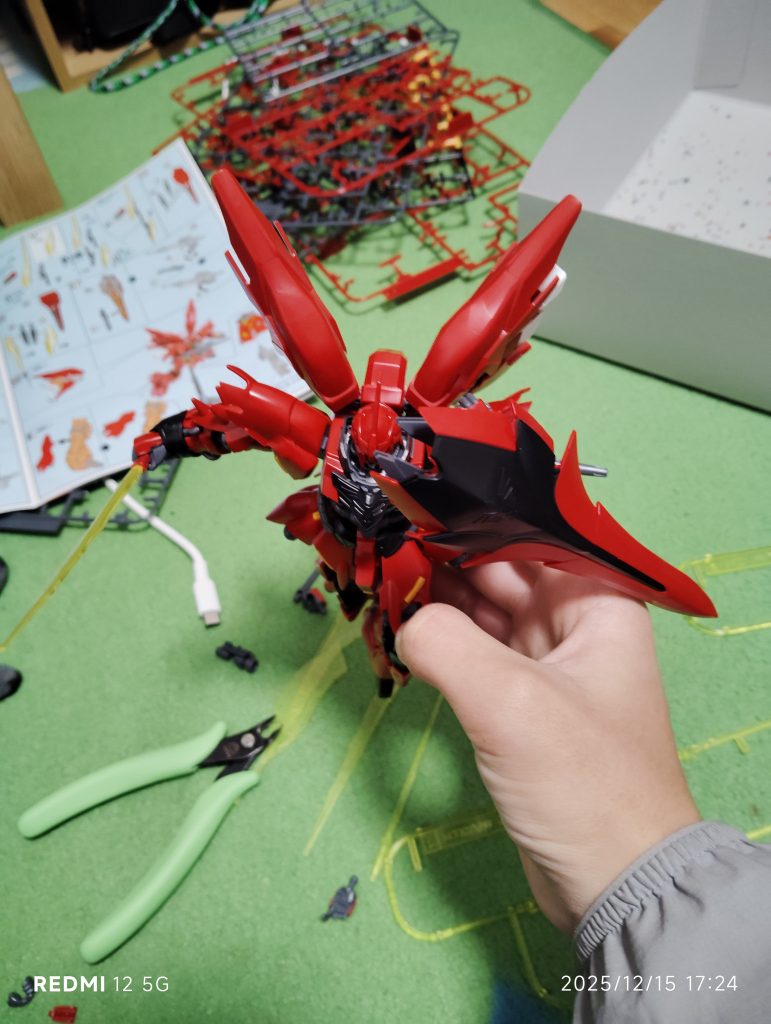 次にシナンジュ。完成直後に撮ったやつなので背景がくっそ汚いです。許して…()