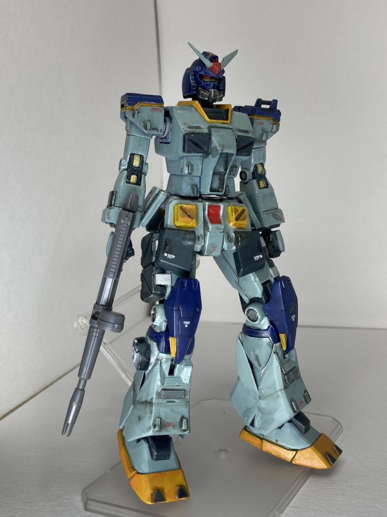 アーマーパージ状態。ミドルアーマーパージ後の素体です。ほとんどの装備が外れてしまい、火力も推力もほぼなくなってしまいます。