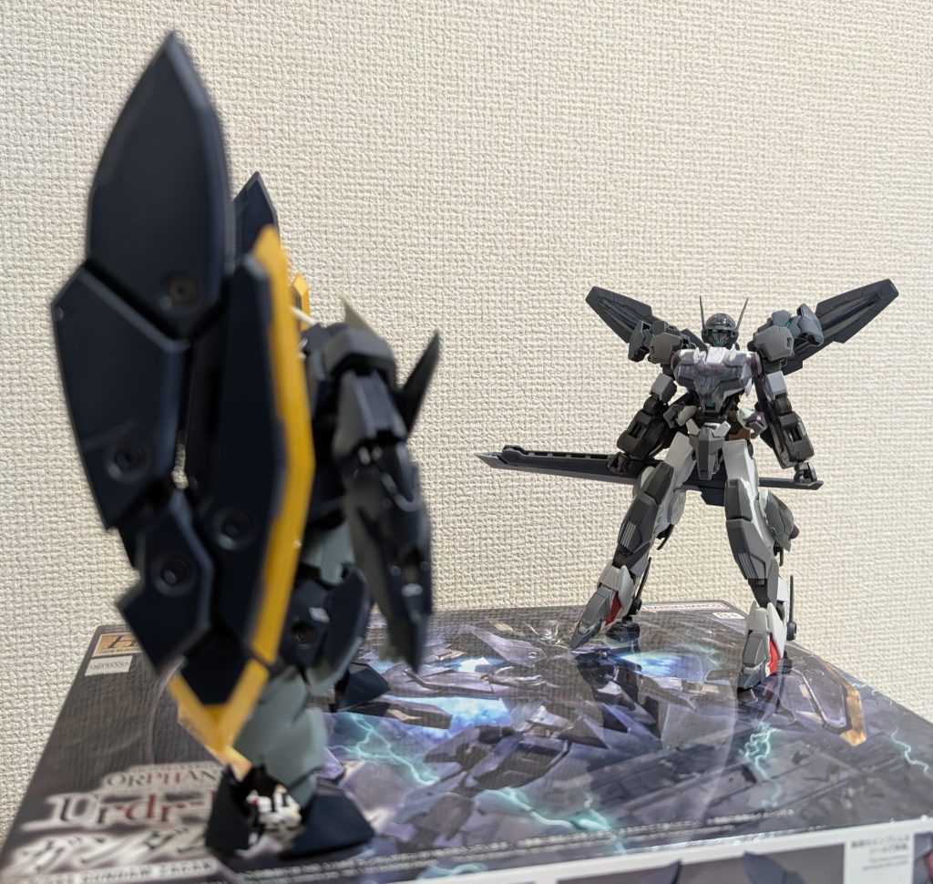 突如、ザガンの前に「謎の機体」が出現!その正体は・・・?