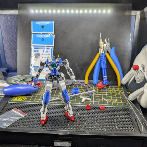 長いことやってみたかったLEDユニットを仕込んでみました！ビットトレードワンさんの磁気スイッチモジュールのLEDを仕込んだのですが、簡単にいくと思っていたら、RGの構造に隙間がなさすぎてかなり無理くり切り貼りしてスペース作りました笑&nbsp;結果は上手くいったので概ね満足です☺️下は点灯含めた動画です✨このLEDはオススメです✨↓（5枚目）