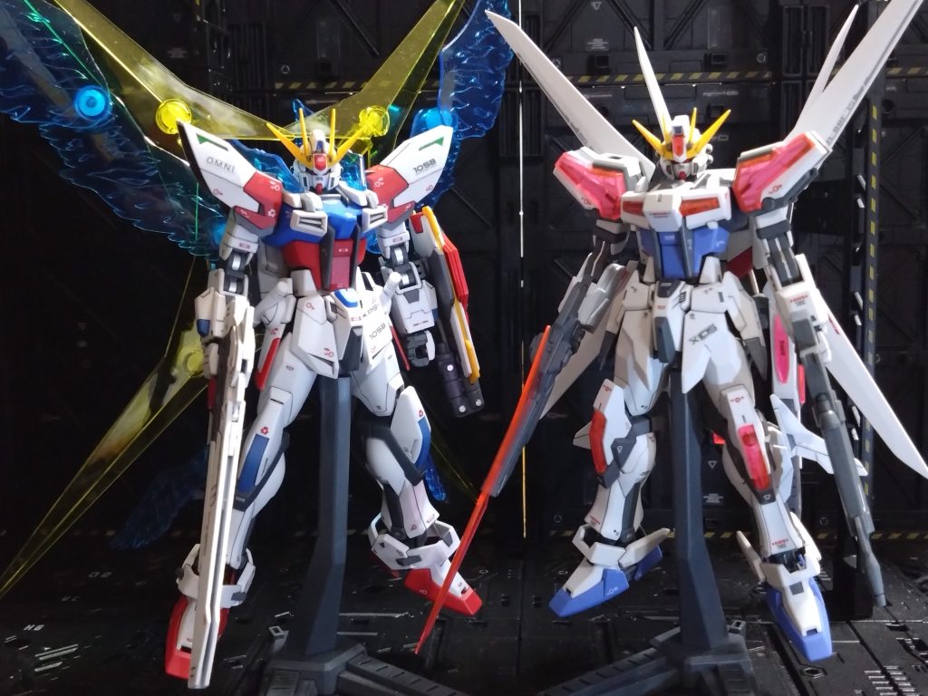 スタービルドストライクガンダムと一緒にパシャリ。&nbsp;