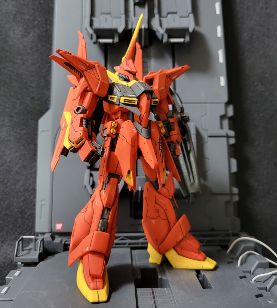 前回作成したザクⅢはいろいろ勉強させていただきました。同じ初期HGのバウも大変なんだろうなと覚悟してたんですが、素組みでもスタイル良くカッコよかったのには驚きました。