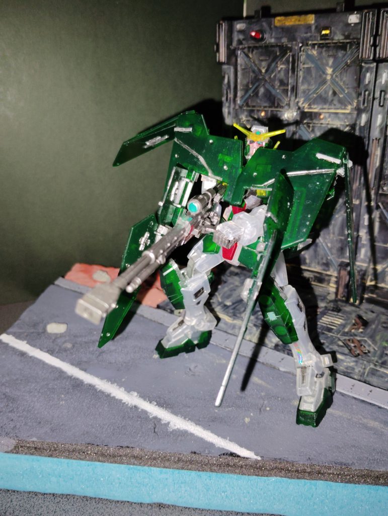 白パーツには中をシルバーにしてます。緑パーツはクリアグリーンを吹いてます。