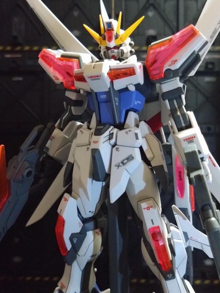 今回制作したビルドストライクガンダム エクシードギャラクシー。