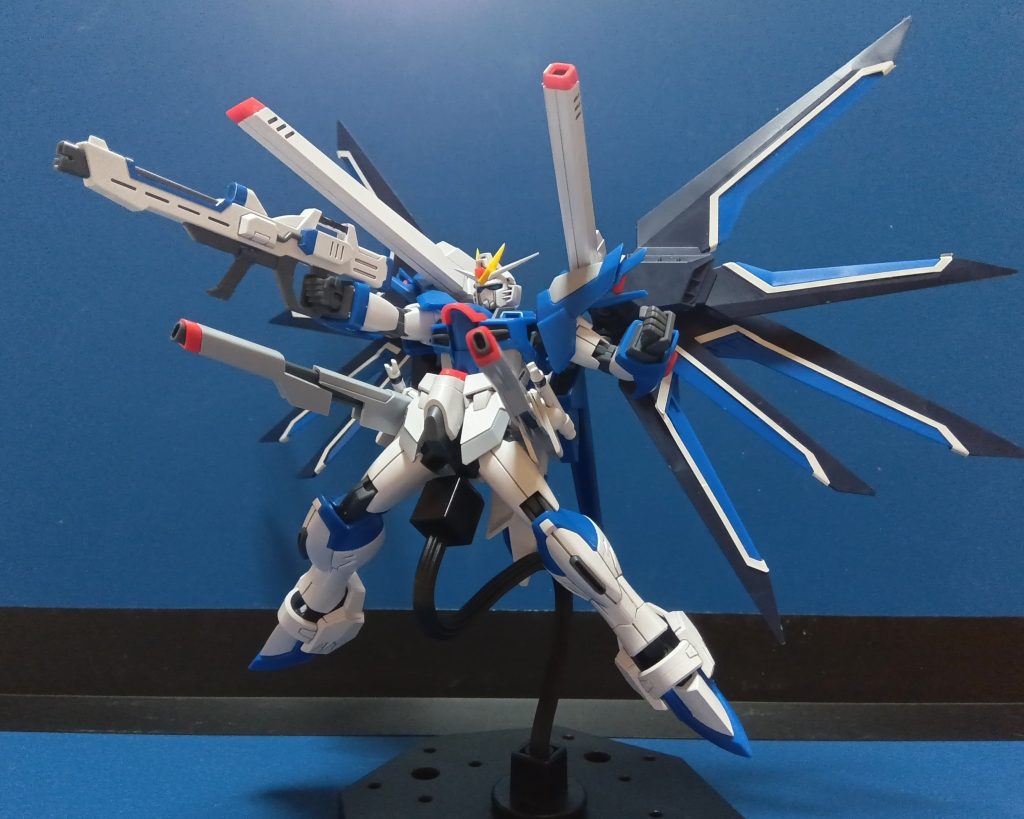 1枚目　HGライフリハイマットフルバーストです。かなり迫力が出ているのではないでしょうか。