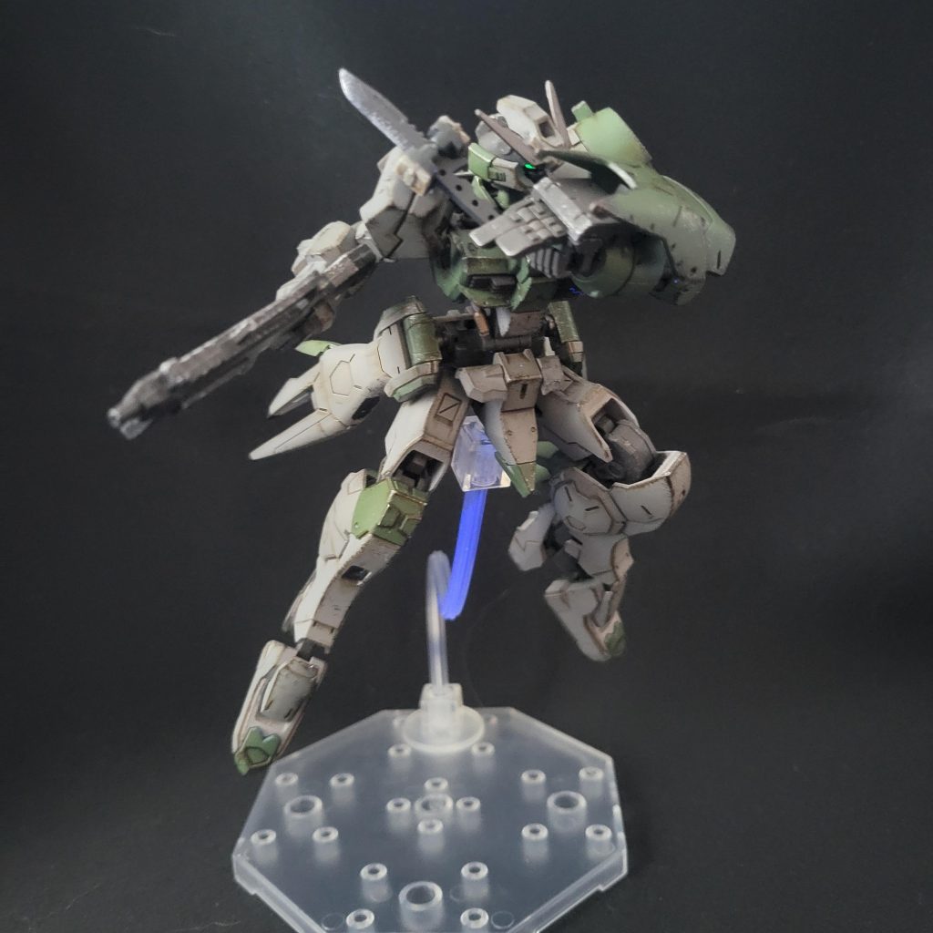 これら大型の武装を撃ちきったら機動戦に持ち込みます