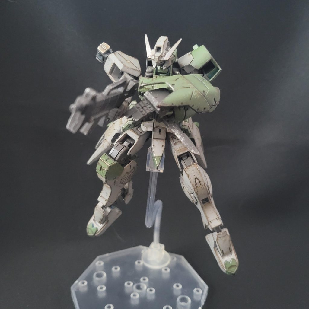 アサルトライフルとナイフによるCQCスタイル