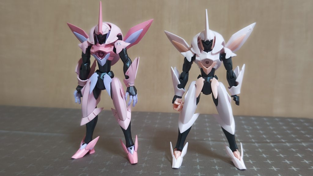 フォンファル(仮組み)と比べるとこんな感じ。足と腰の延長してます