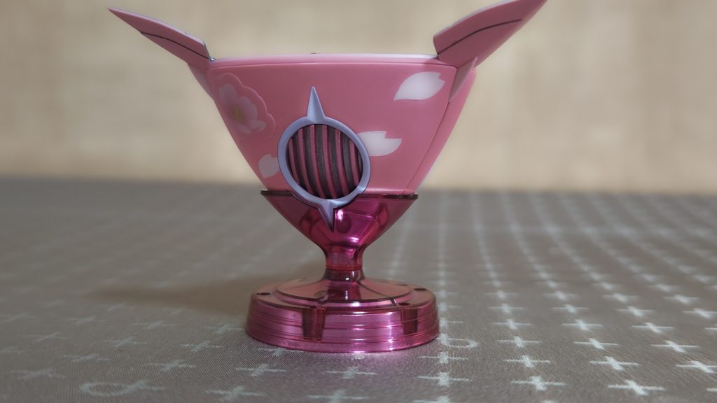 ファルシアベースもこんな感じで桜模様を入れてます。