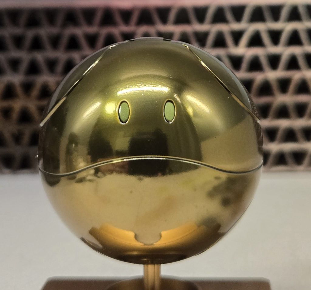 このハロ、写真撮影から数日後にくすみました(gundam-kao9)恐らくメッキシルバーの吹付け不足？