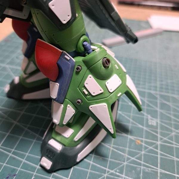 ザクⅢをオラ設定で製作中ー（3枚目）