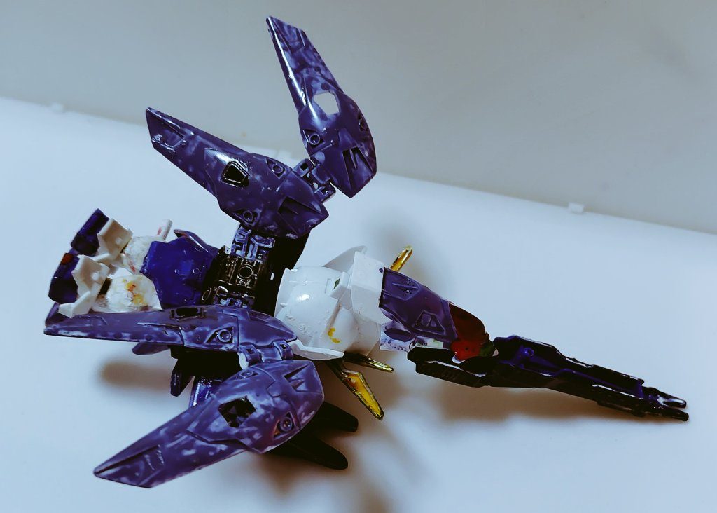 XXXG-00GHW0 ガンホークW0·バードモードガンホークW0から変形。